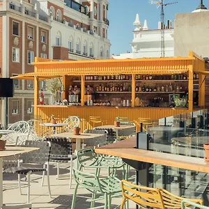 Generator Hotel