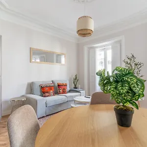 Bright Cozy-2bedrooms 1bath-anton Martin