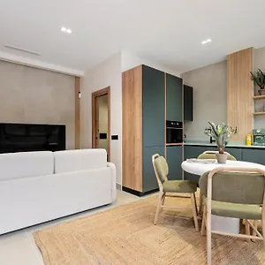 Boutique Apartment *