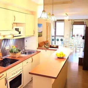 Apartment Balcon Con Luz Natural