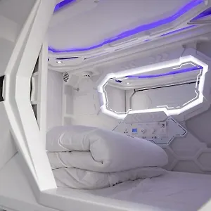 Capsule hotel Beddy