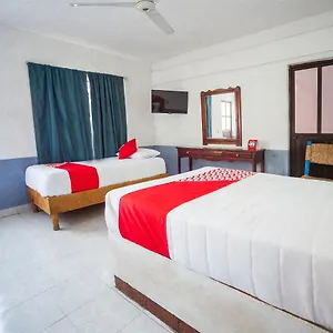 Hotel Oyo La Marina