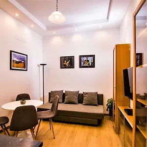 Apartment Piso Vip Anton Martin. Centro.