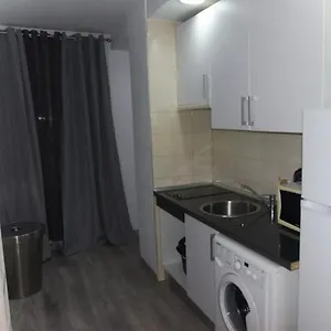 Estudio En Plaza Vara Del Rey Apartment