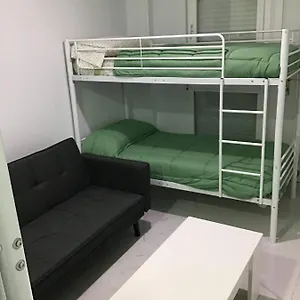 In - Multiple 04 Carpetana Guest house Madrid
