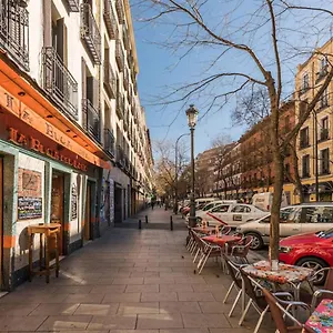 Luminoso En Lavapies-tirso De Molina