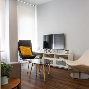 Apartment Nuevo! 2 Hab, Bano Doble, Garaje, Metro A 200m