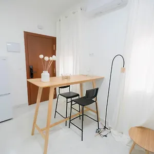 Apartment For Encantador Y Unico Estudio Temporal En El Centro Mlubº1 *