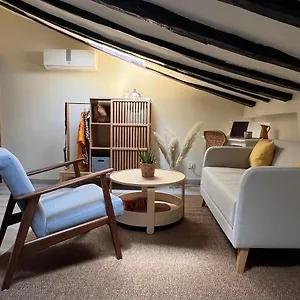 Charming In The Heart Of Apartment