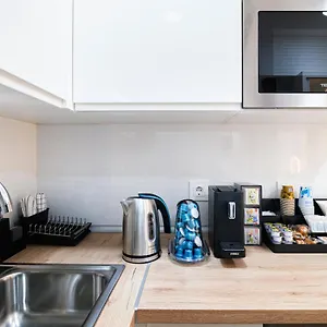 Sleep, Shower And Coffee Near Madrid'S Gran Via Apartment