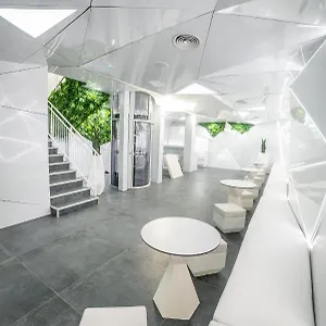 Optimi Capsule hotel