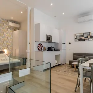 Apartment Modern And Bright- 2 Bd 2 Bth - Center