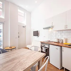 Apartment New 1 Min Metro, Cozy 1 Bed Close To Downtown, Wifi A Madrid