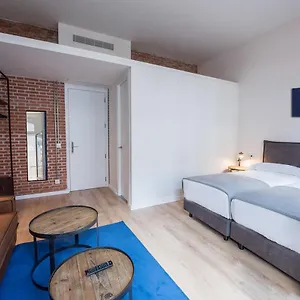 Room00 Gran Via *