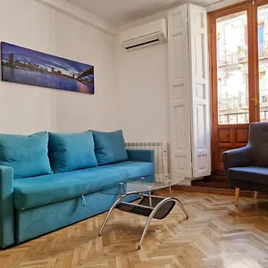 Mayor Calle: Historic Centro Near Plaza Mayor Apartment *