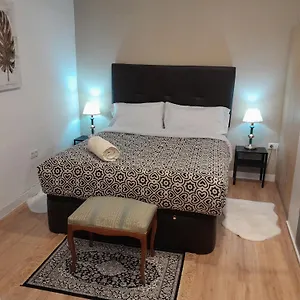 Alojamiento Central Apartment