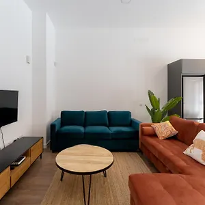 Luxe North Apartment