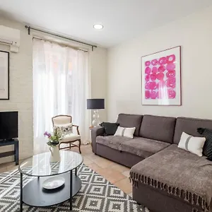 Bright- 1bd 1bth Furnished - Sol