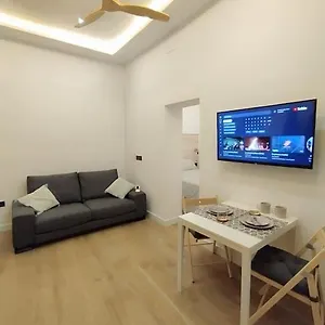 Modern Flat In Lavapies Madrid