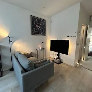 Piso De Lujo Con Patio Y Piscina Privada * Madrid