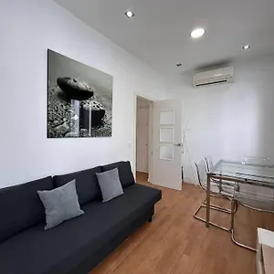 Flat In The Barrio De Delicias, Apartment Madrid