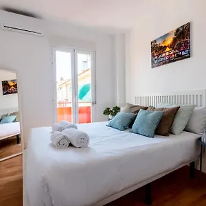Homely 2 Bedroom In Barajas Madrid