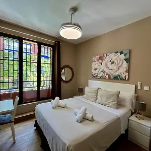 Oyo Residencial Doña Berenguela