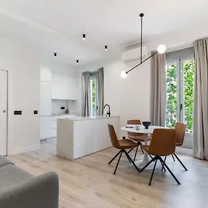 Amazing New Flat!!! Design & Style Center Apartment *