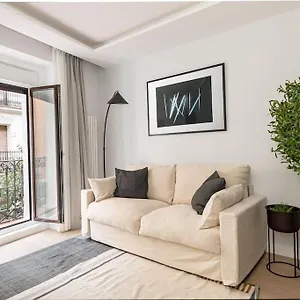 Gran Via Xii Calle Corredera Baja De San Pablo 3br 3bh Apartment *