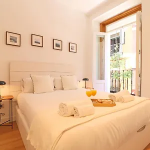 Reina Sofia I Apartment *