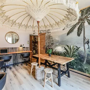 Hostel Eliseo - Livingcoworking - Malasana Madrid