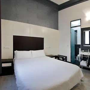 Alhambra 3*