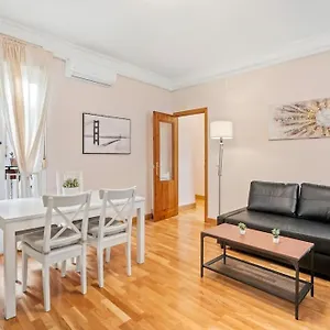 Spacious Modern Flat In The Centre Of - Infantas