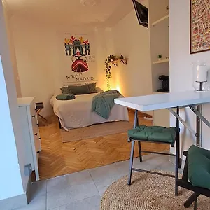 Estudio Pequeno Apartment