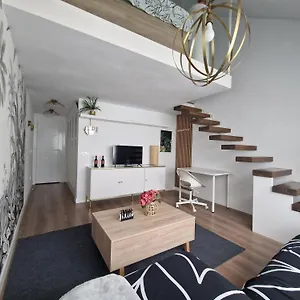 Estupendo Atico Triplex En Arapiles Madrid