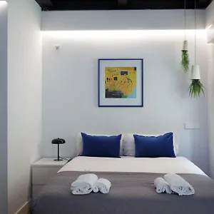 Apartment Industrial Loft & Private Courtyard Acacias Madrid