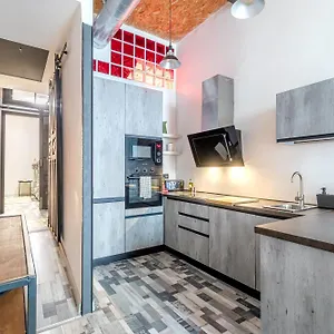 Apartment Location, Style & Comfort *