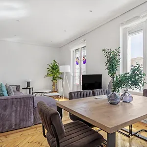 Apartment 4 Bedrooms 2 Bathrooms Furnished - Salamanca - Refurbished - Mintystay *