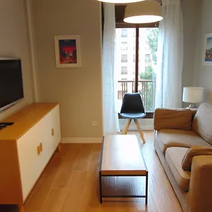 Airport Plenilunio Beige Apartment Madrid