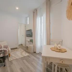 Cute & Cozy In Retiro Apartment