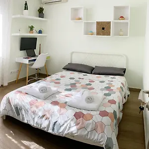 Comoda Doble Cerca De Lugares Emblematicos De Homestay Madrid