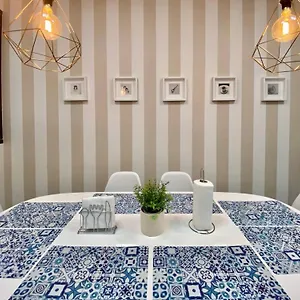 Comfortable For 2 People - 1 * Madrid