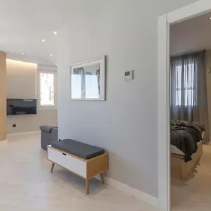 Gran Via Apartment *