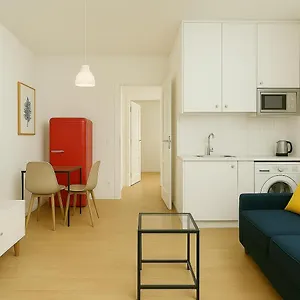 Comodo Y Tranquilo A 2 Minutos Del Metro Apartment Madrid