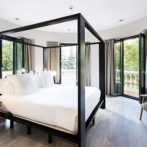 One Shot Luchana Hotel