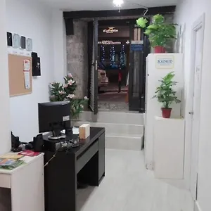 Hostal Grupo Rh - Hostel