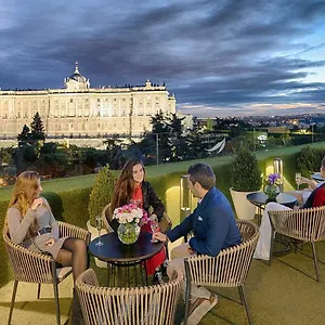 Apartosuites Jardines De Sabatini Appart hôtel Madrid
