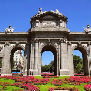 Apartment Atico Con Vistas A La Puerta De Alcala