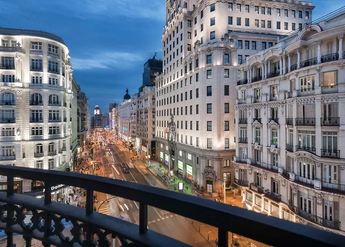 Photo de Hotel Nh Collection Madrid Gran Via