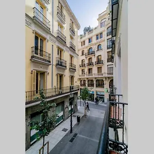 En Centro De Madrid, C/infantas 1-3 By Batuecas Madrid